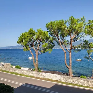 Azzurro Apartment Torri Del Benaco